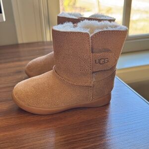 UGG Keelan Toddler Boots, size 6